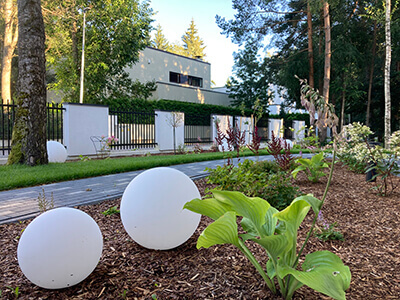 Aiavalgustite kasutamine istutusaladel.